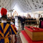 funcionarios-vaticano-despedida-papa